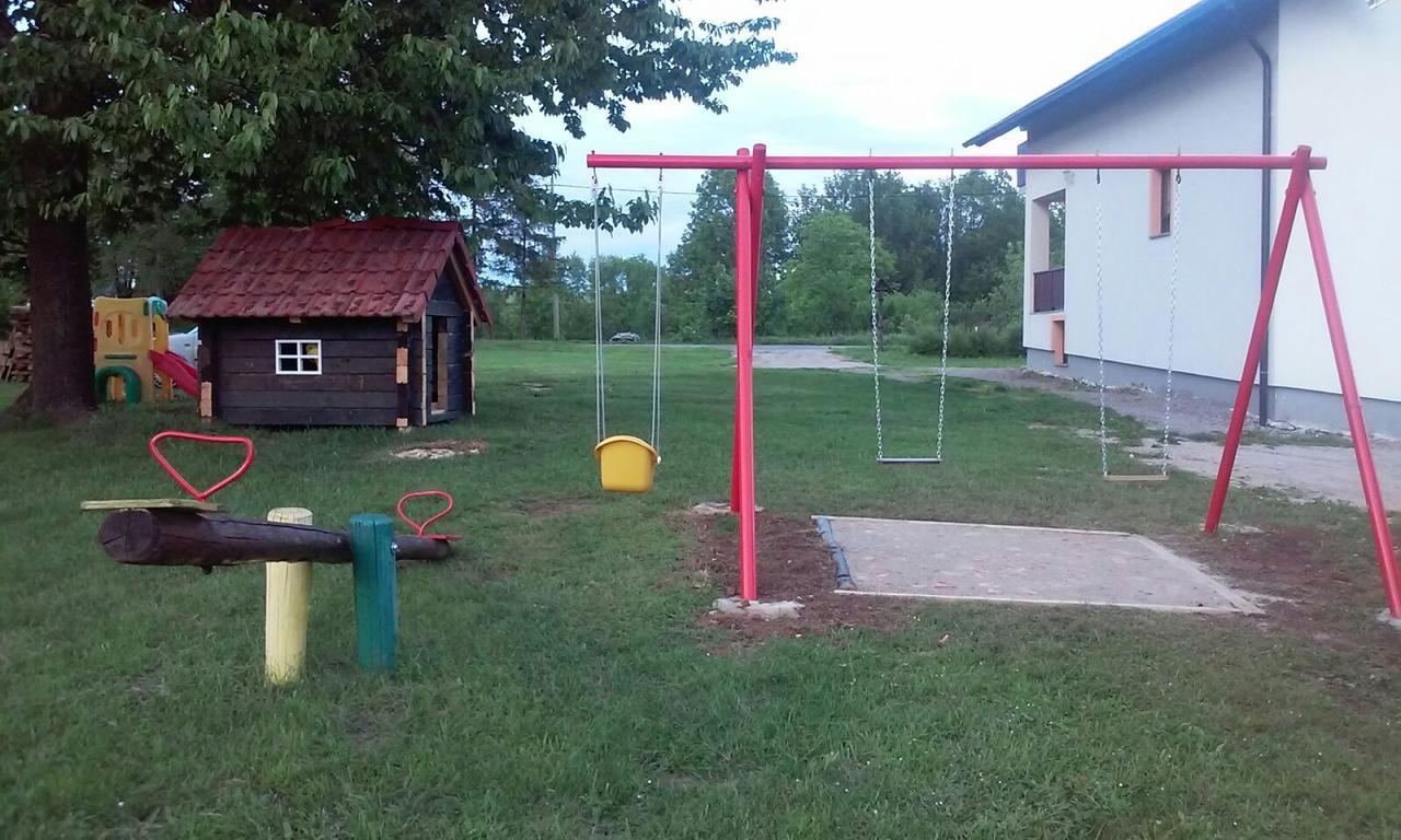 Guesthouse Matija Irinovac Exterior photo