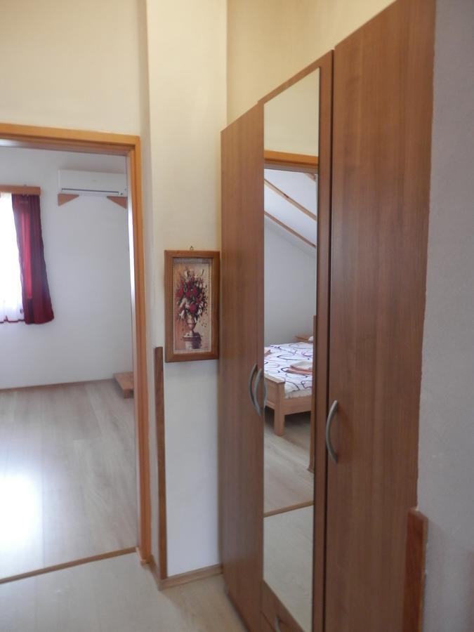 Guesthouse Matija Irinovac Exterior photo