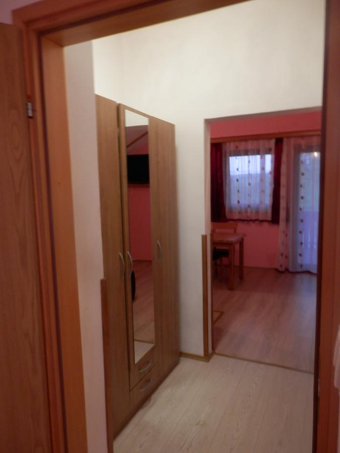 Guesthouse Matija Irinovac Exterior photo
